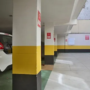 A 5 Minutos Andando Ate A Praia Do Forte ,1 Quarto, Ar Condicionado,cozinha ,garagem , Ao Lado De Restaurantes E Comercio Cabo Frio